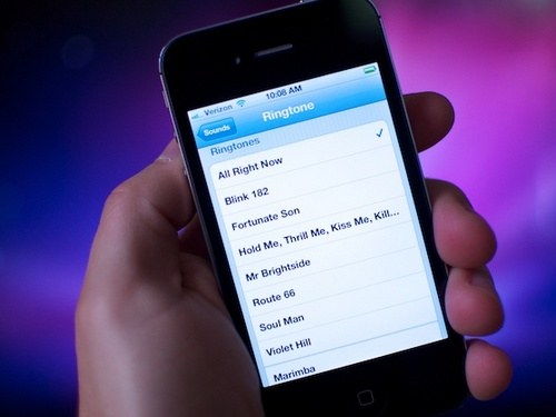 Så här ställer du in din ringsignal på iPhone 4