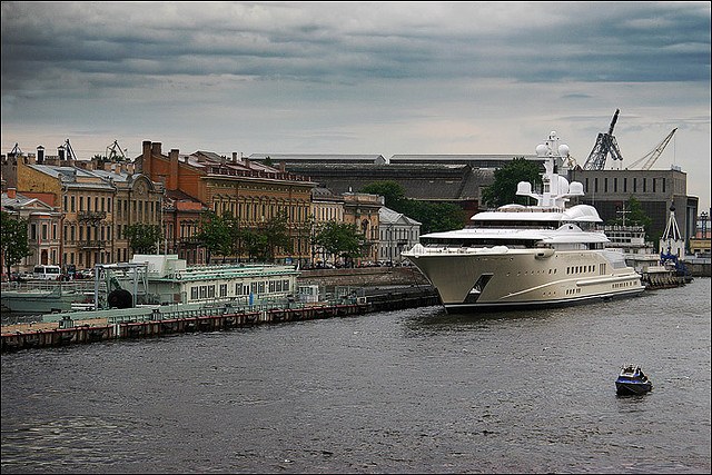 Yacht Abramovich i Peteburg